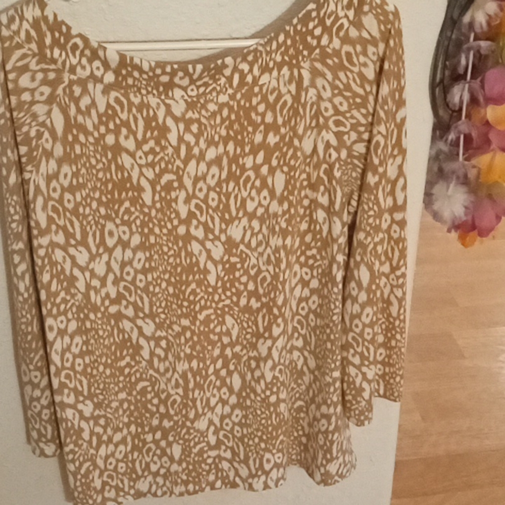Ruby Rd. Large tan and white top! - Picture 3 of 5